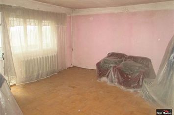 Apartament 3 camere de vanzare GARA - Vrancea anunturi imobiliare Vrancea