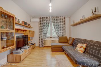 Garsoniera luminoasa, decomandata, etaj 2/4, bloc mixt 1981! anunturi imobiliare Bucuresti