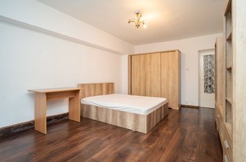 Apartament de inchiriat 2 camere decomandate Capat Cug anunturi imobiliare Iasi