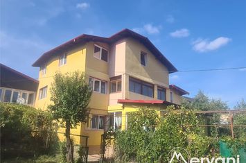 Vilă - 6 camere de vanzare CENTRU - Prahova anunturi imobiliare Prahova