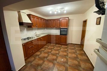 Vilă - 7 camere de vanzare VALEA VOIEVOZILOR - Dambovita anunturi imobiliare Dambovita