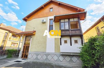 Duplex mobilat, utilat, 4 camere, garaj, zona exclusivista, Cetate anunturi imobiliare Alba