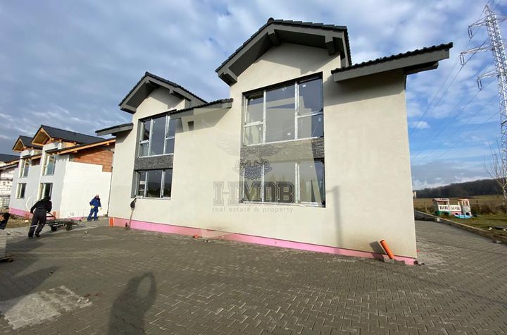 Vilă - 4 camere de vanzare CISNADIE - Sibiu anunturi imobiliare Sibiu