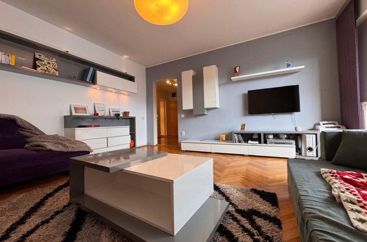 Apartament 3 camere de vanzare CLUJ-NAPOCA - Cluj anunturi imobiliare Cluj