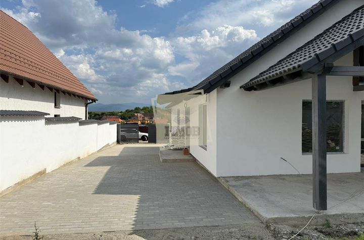 Casă - 4 camere de vanzare EXTERIOR VEST - Sibiu anunturi imobiliare Sibiu