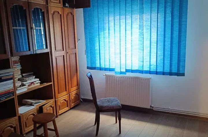 Apartament 3 camere de vanzare JUDETEAN - Brasov anunturi imobiliare Brasov