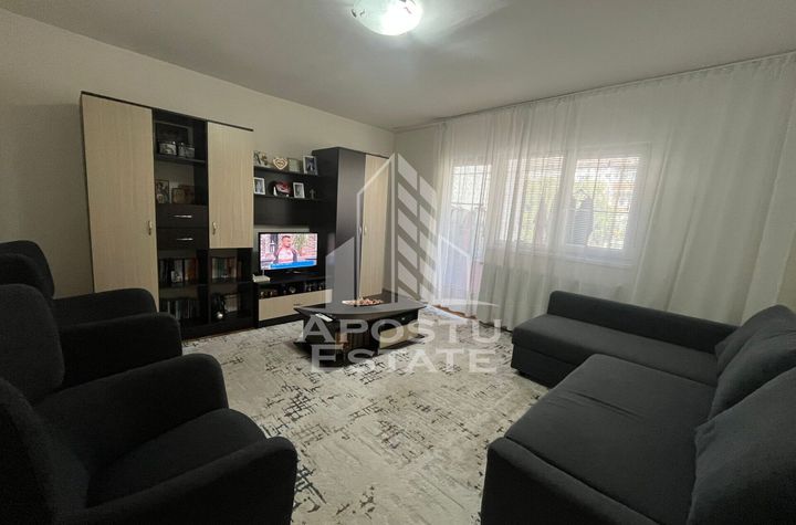Apartament cu 3 camere, 2 bai, decomandat, etajul 2, centrala proprie anunturi imobiliare Timis