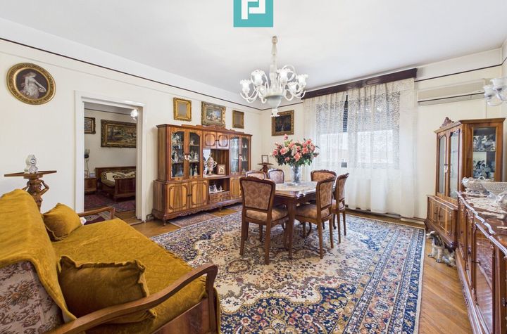 Apartament unic cu 4 camere în Centrul Aradului anunturi imobiliare Arad