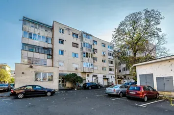 Apartament 2 Camere, Etajul 1, Piața Mihai Viteazul, Arad anunturi imobiliare Arad