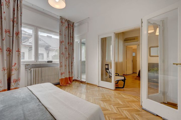 Apartament 3 camere Hala Traian Cartierul Evreiesc Calea Calarasi anunturi imobiliare Bucuresti