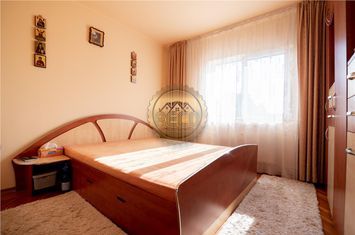 Apartament 3 camere de vanzare DECEBAL - Bihor anunturi imobiliare Bihor