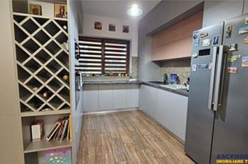 Vilă - 4 camere de vanzare TRACTORUL - Brasov anunturi imobiliare Brasov