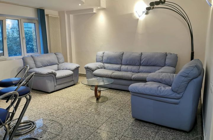 2 camere de inchiriat vedere la Fantani Casa Poporului Bulevardul Unirii anunturi imobiliare Bucuresti