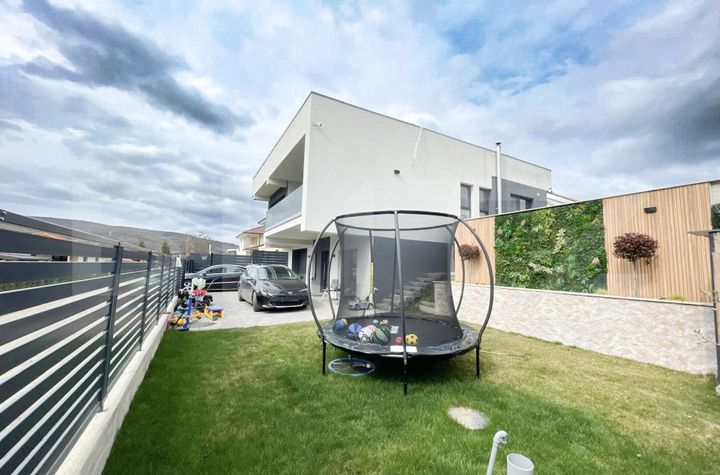 Vilă - 4 camere de vanzare POPESTI - Cluj anunturi imobiliare Cluj