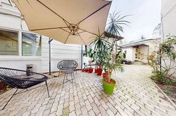 Casă cu șarm istoric lângă Cișmigiu – 6 camere, atrium natural, cramă anunturi imobiliare Bucuresti