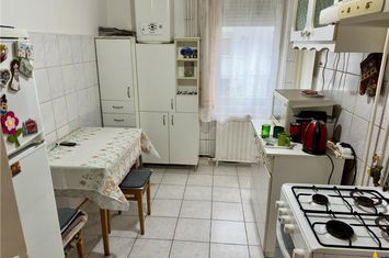 Apartament 3 camere de vanzare CENTRAL - Mures anunturi imobiliare Mures