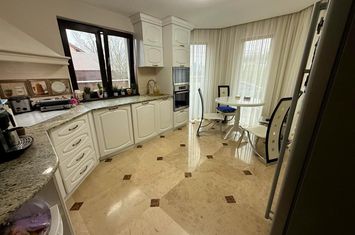 Vilă - 5 camere de vanzare BATESTI - Prahova anunturi imobiliare Prahova