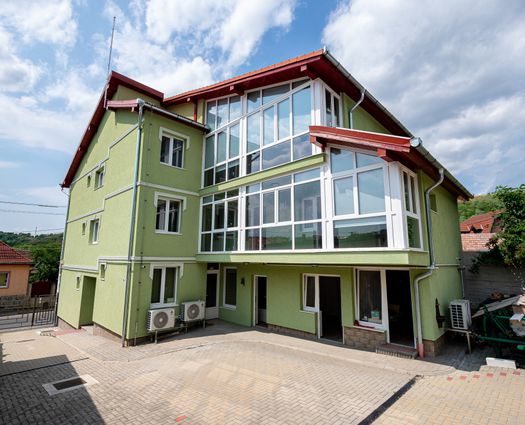 Vilă 16 cam Ocna Sibiului, 355 mp, P+2