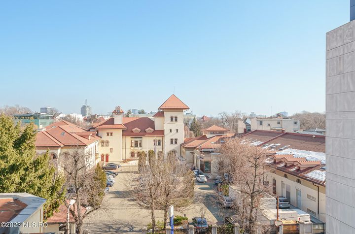 Apartament 4 camere de vanzare KISELEFF - Bucuresti anunturi imobiliare Bucuresti
