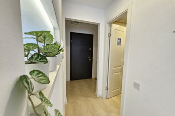 VANZARE CABINET STOMATOLOGIC INDIVIDUAL, COMPLEX COSMOPOLIS anunturi imobiliare Bucuresti