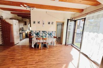 Apartament 3 camere de vanzare FLORESTI - Cluj anunturi imobiliare Cluj