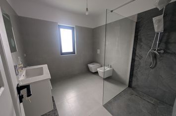 Casă - 4 camere de vanzare BACAU - Bacau anunturi imobiliare Bacau