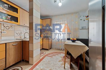 Apartament 3 camere mari, 75 mp, etaj 1, zona Favorit anunturi imobiliare Neamt