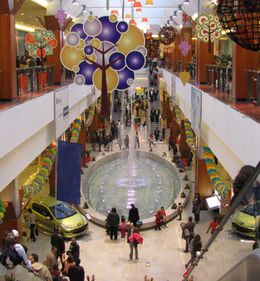 De ce nu se vând mall-urile româneşti