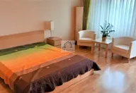 450 €, Garsonieră