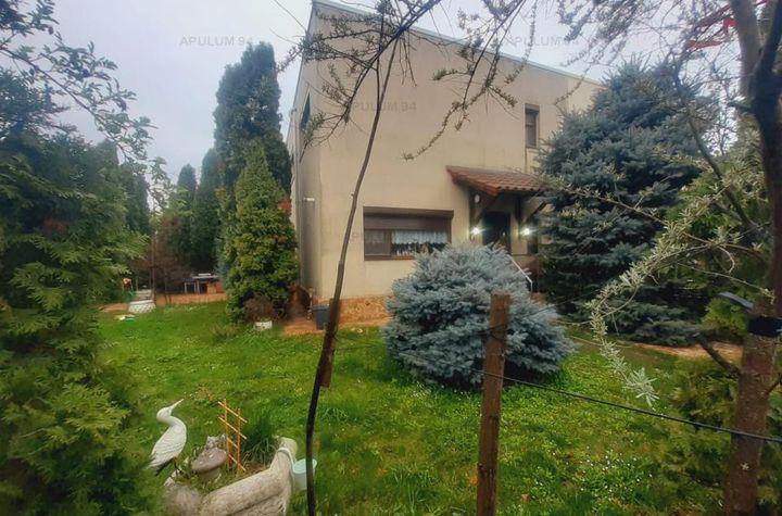 Vilă - 4 camere de vanzare 1 DECEMBRIE - Bucuresti anunturi imobiliare Bucuresti