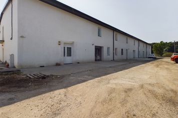 Hală de închiriat 360mp Calea Bodrogului anunturi imobiliare Arad