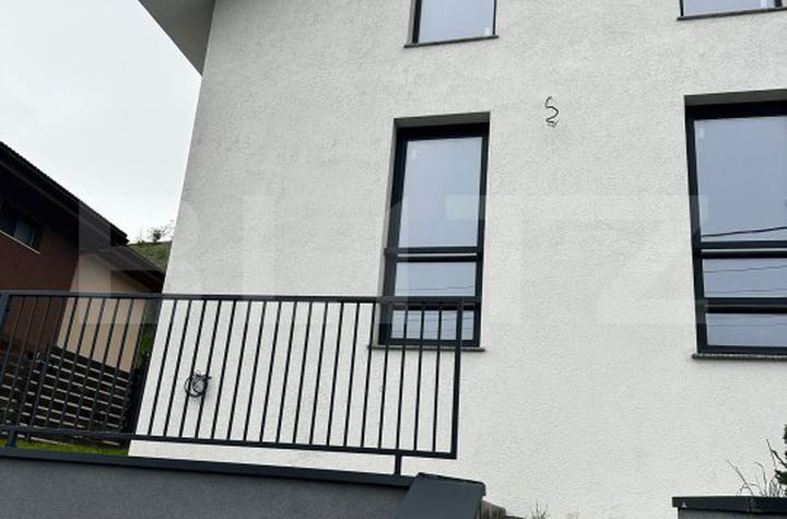 Casă - 5 camere de vanzare FLORESTI - Cluj anunturi imobiliare Cluj
