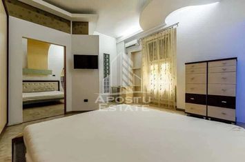 Apartament cu 3 camere, 80 mp utili, zona Ultracentrala anunturi imobiliare Arad