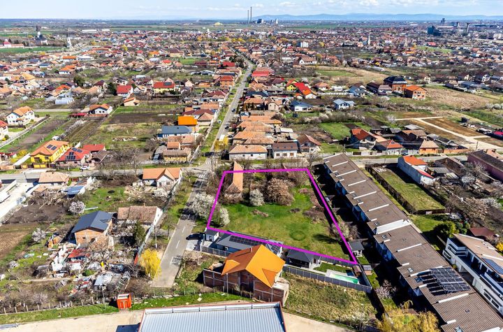 Teren de 2.782 mp. Perfect pentru parcelare și construcție de case anunturi imobiliare Arad
