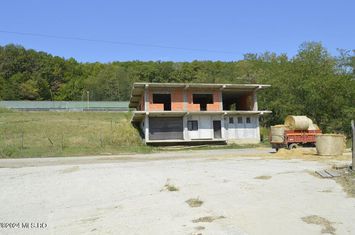 Bogati - Glimbocel, cladire cu suprafata utila 538 mp, teren 1000 mp anunturi imobiliare Arges