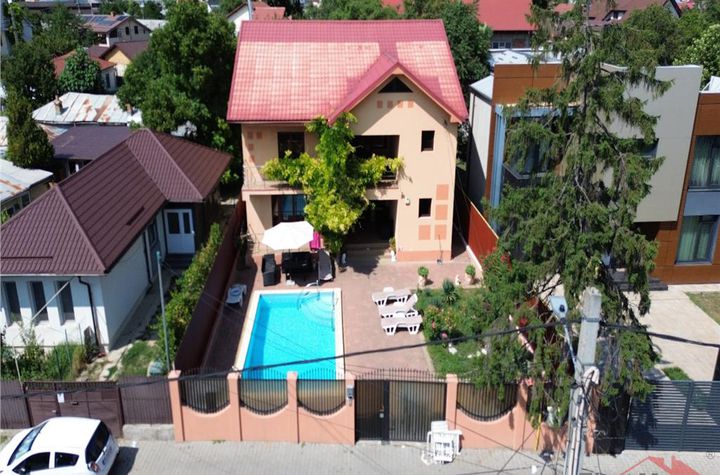 Vilă - 5 camere de vanzare CENTRAL - Vrancea anunturi imobiliare Vrancea