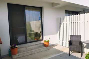 Tunari apartament elegant, parcare, curte proprie anunturi imobiliare Bucuresti