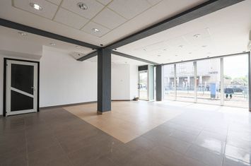 De inchiriat spatiu comercial cu vitrina in Gradiste anunturi imobiliare Arad