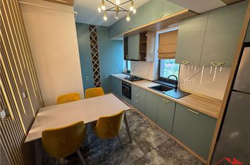 Apartament 3 camere de vanzare ULTRACENTRAL - Vrancea anunturi imobiliare Vrancea