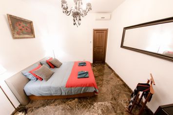 Universitate apartament 5 camere 220 mp de inchiriat anunturi imobiliare Bucuresti