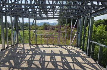 Casa pe structura metalica si teren de 757 mp de vanzare in Brebu anunturi imobiliare Prahova
