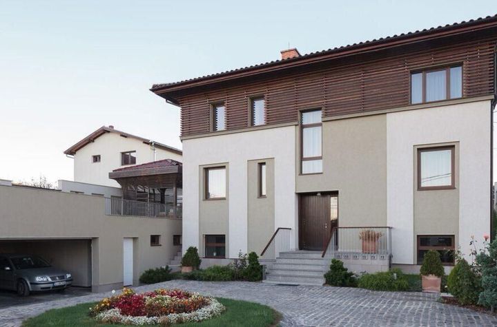 Vila frumoasa cu 988 mp teren situata in cartierul Europa anunturi imobiliare Cluj