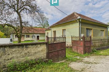 Casă cu teren generos Vărădia de Mureș - Stejar anunturi imobiliare Arad