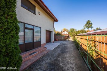 Snagov - Nufarului, Casa 254 mp cu piscina, sauna si semineu anunturi imobiliare Bucuresti