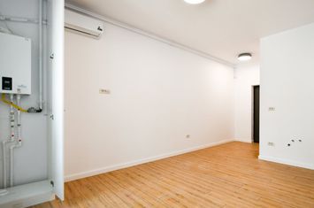 Garsonieră de inchiriat PESCARIE - Constanta anunturi imobiliare Constanta
