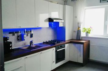 Apartament 3 camere de vanzare TRACTORUL - Brasov anunturi imobiliare Brasov