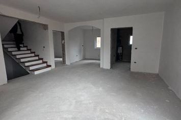 Vilă - 6 camere de vanzare RADAUTI - Suceava anunturi imobiliare Suceava