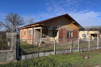 Casă - 4 camere de vanzare TARGOVISTE - Dambovita anunturi imobiliare Dambovita