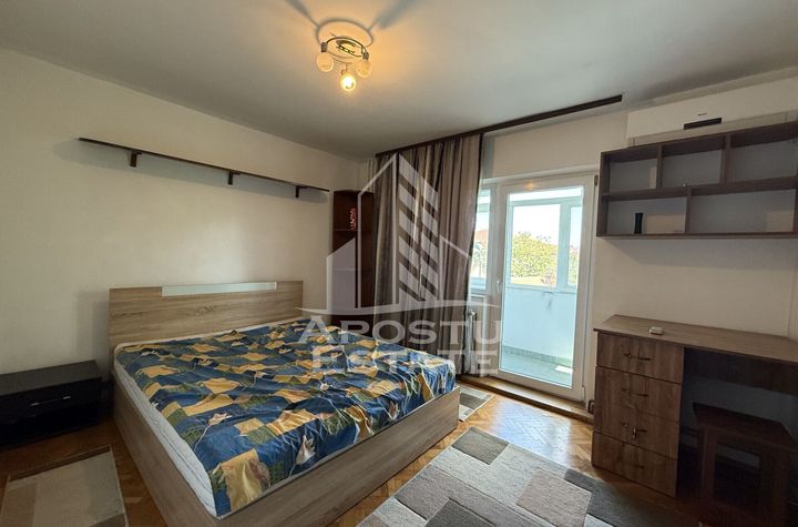 Apartament 3 camere, 2 bai, etaj 2, centrala proprie, zona Lunei anunturi imobiliare Timis