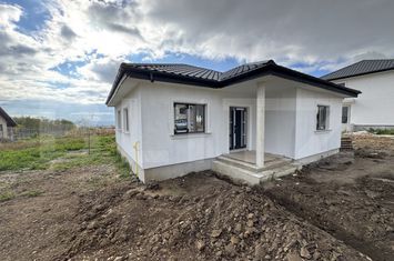 Casă - 3 camere de vanzare SUCEAVA - Suceava anunturi imobiliare Suceava